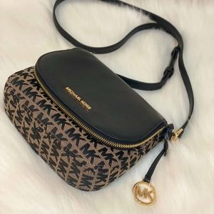 MICHAEL KORS BEDFOLD SMALL FLAP CROSSBODY